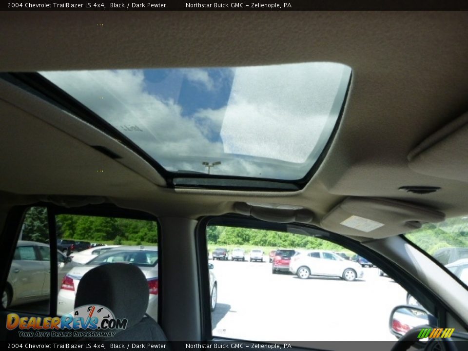 2004 Chevrolet TrailBlazer LS 4x4 Black / Dark Pewter Photo #7