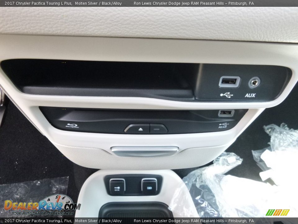 2017 Chrysler Pacifica Touring L Plus Molten Silver / Black/Alloy Photo #19