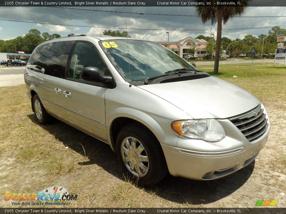 2005 Chrysler Town & Country Limited Bright Silver Metallic / Medium Slate Gray Photo #12