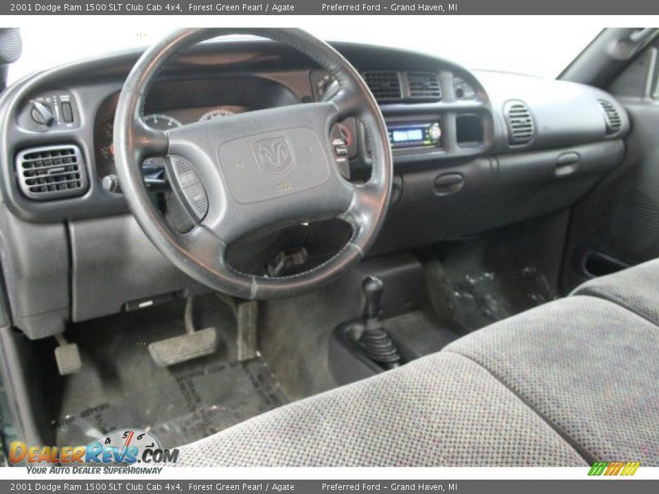 2001 Dodge Ram 1500 SLT Club Cab 4x4 Forest Green Pearl / Agate Photo #2