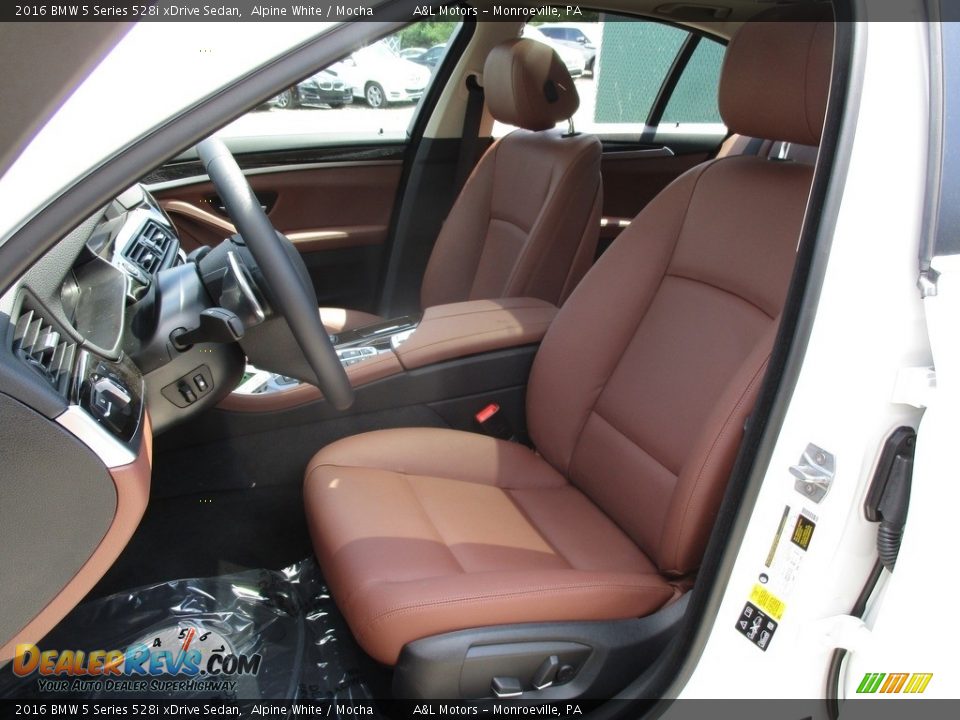 2016 BMW 5 Series 528i xDrive Sedan Alpine White / Mocha Photo #12
