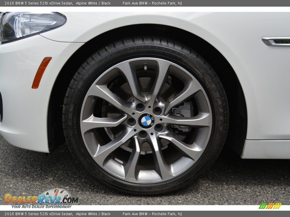 2016 BMW 5 Series 528i xDrive Sedan Alpine White / Black Photo #31