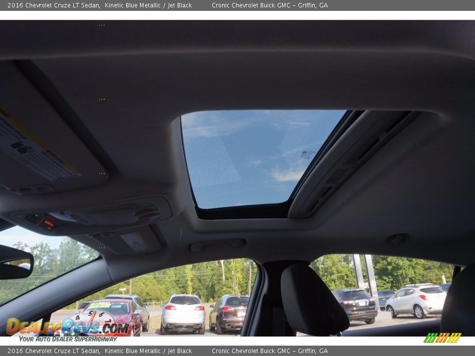 2016 Chevrolet Cruze LT Sedan Kinetic Blue Metallic / Jet Black Photo #11