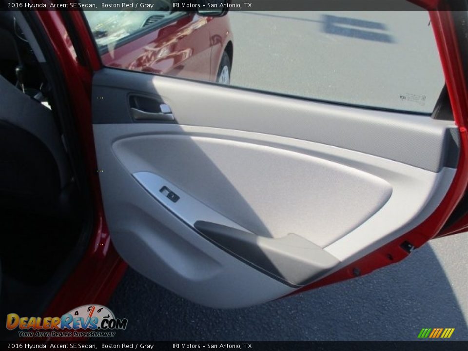 2016 Hyundai Accent SE Sedan Boston Red / Gray Photo #14