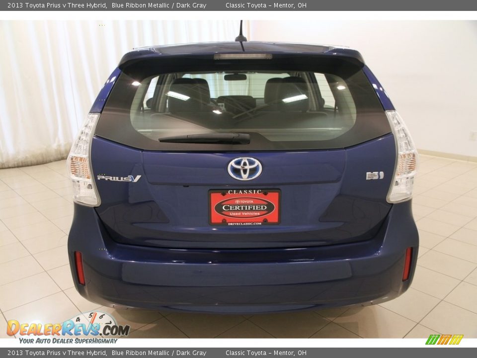 2013 Toyota Prius v Three Hybrid Blue Ribbon Metallic / Dark Gray Photo #19