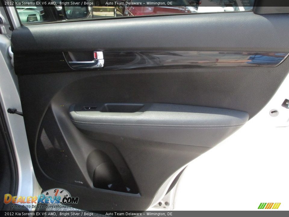2012 Kia Sorento EX V6 AWD Bright Silver / Beige Photo #32