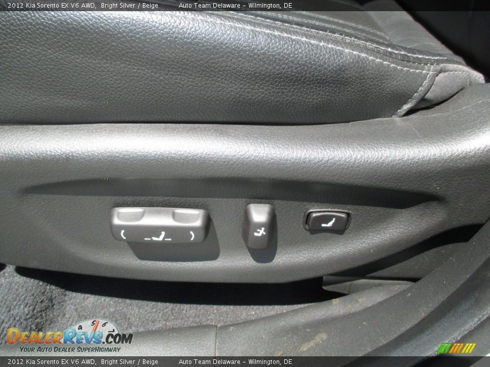 2012 Kia Sorento EX V6 AWD Bright Silver / Beige Photo #36