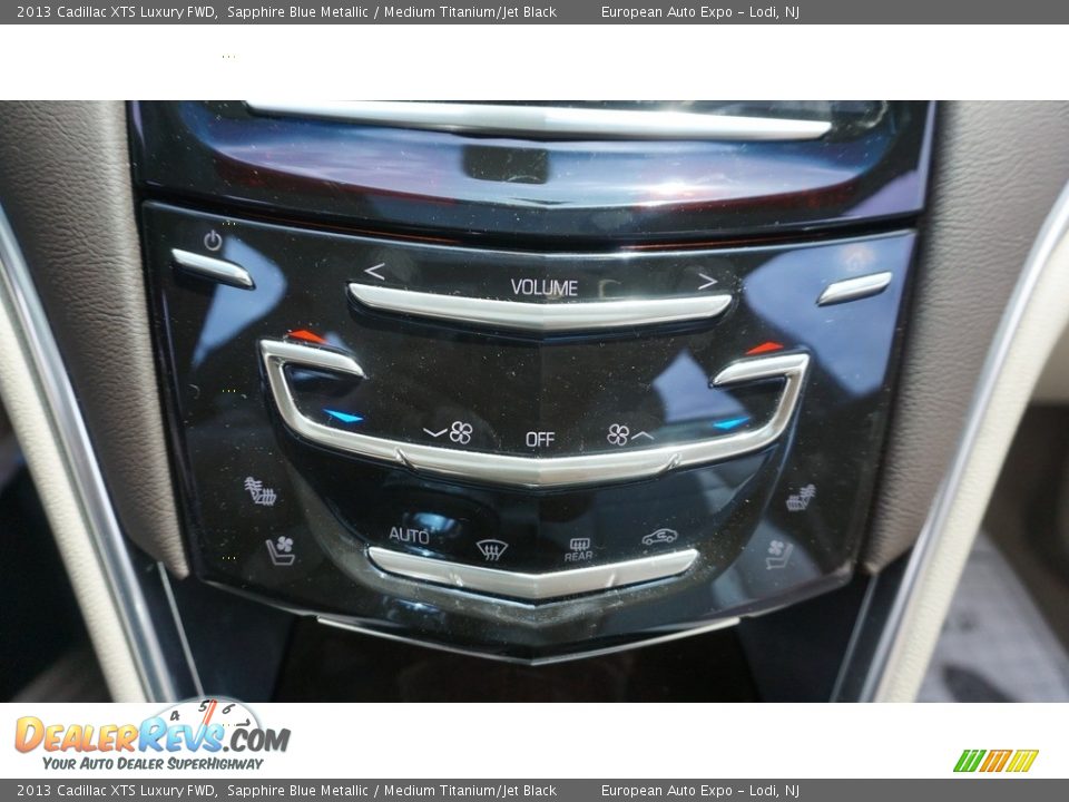 2013 Cadillac XTS Luxury FWD Sapphire Blue Metallic / Medium Titanium/Jet Black Photo #30