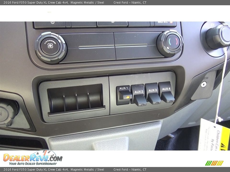 2016 Ford F350 Super Duty XL Crew Cab 4x4 Magnetic Metallic / Steel Photo #16