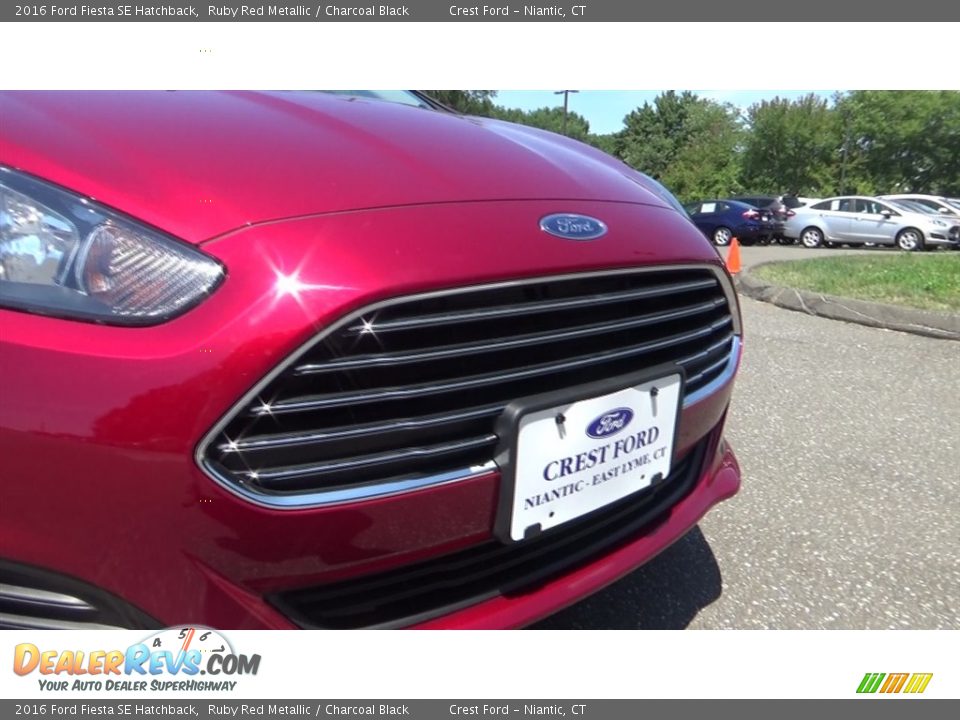 2016 Ford Fiesta SE Hatchback Ruby Red Metallic / Charcoal Black Photo #28