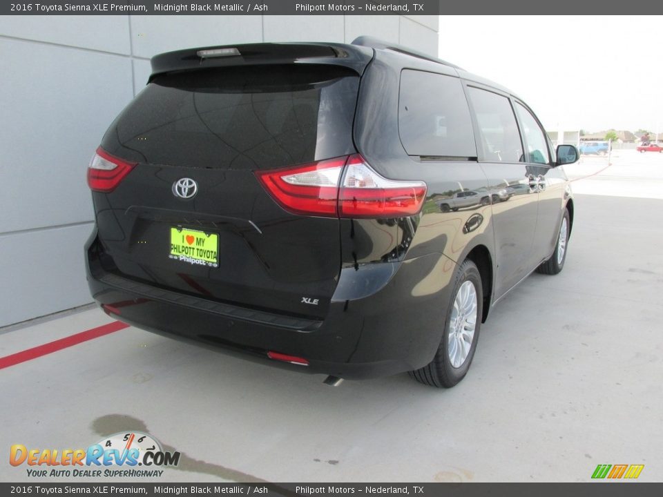 2016 Toyota Sienna XLE Premium Midnight Black Metallic / Ash Photo #4