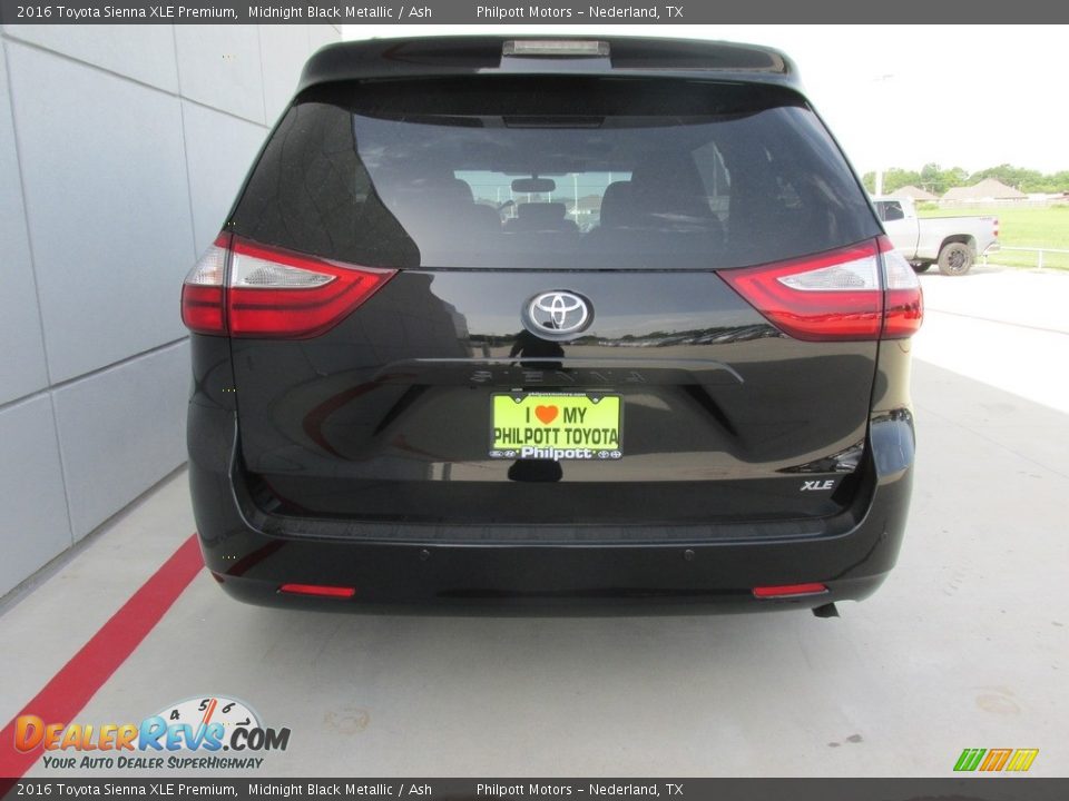 2016 Toyota Sienna XLE Premium Midnight Black Metallic / Ash Photo #5