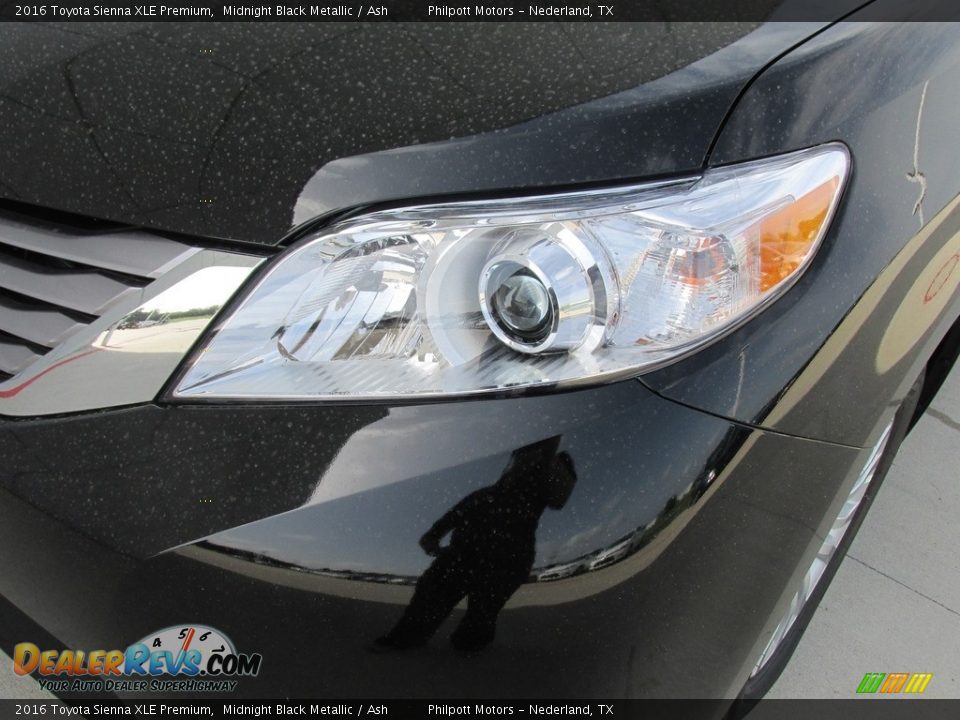 2016 Toyota Sienna XLE Premium Midnight Black Metallic / Ash Photo #9