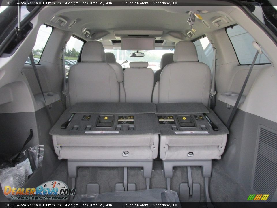 2016 Toyota Sienna XLE Premium Midnight Black Metallic / Ash Photo #15