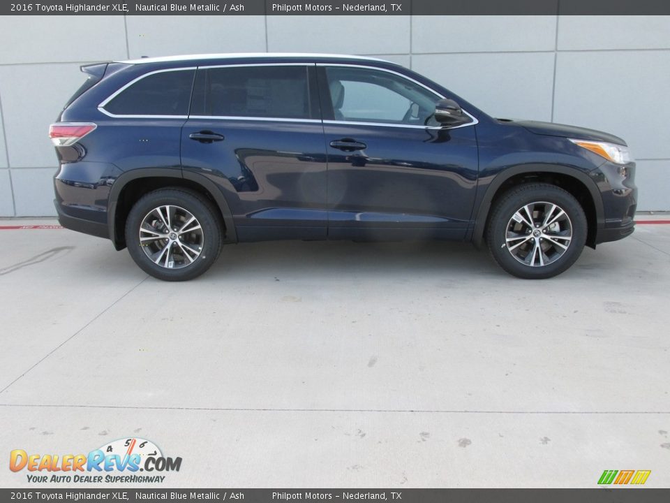 2016 Toyota Highlander XLE Nautical Blue Metallic / Ash Photo #3
