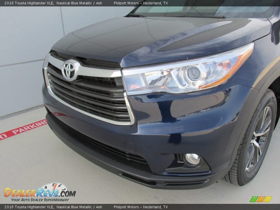 2016 Toyota Highlander XLE Nautical Blue Metallic / Ash Photo #10