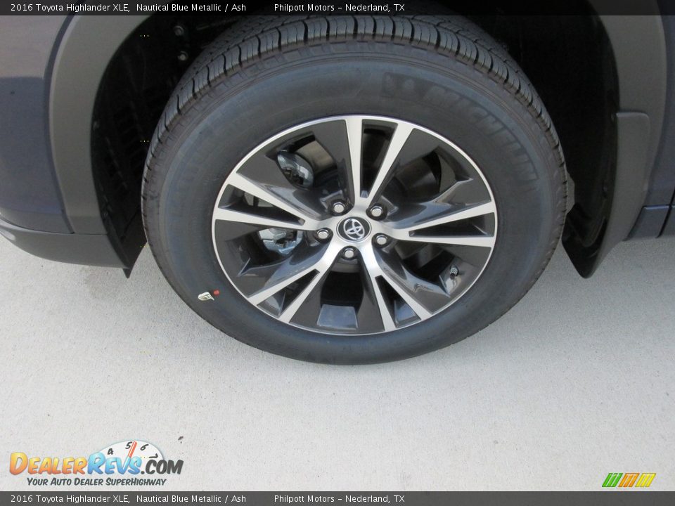2016 Toyota Highlander XLE Nautical Blue Metallic / Ash Photo #11