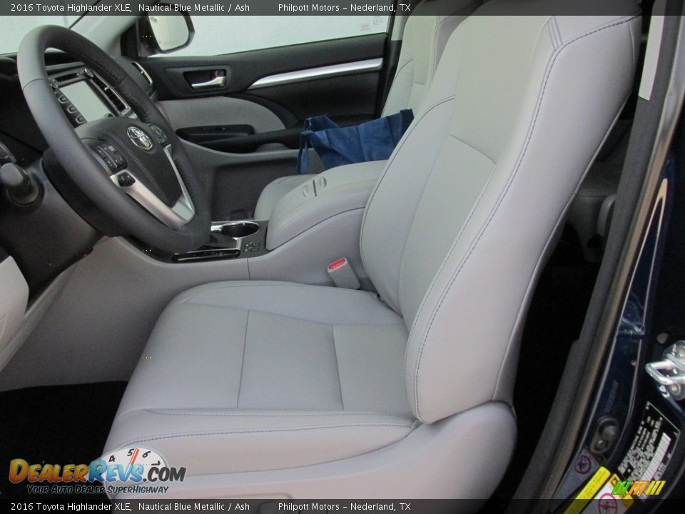 2016 Toyota Highlander XLE Nautical Blue Metallic / Ash Photo #22