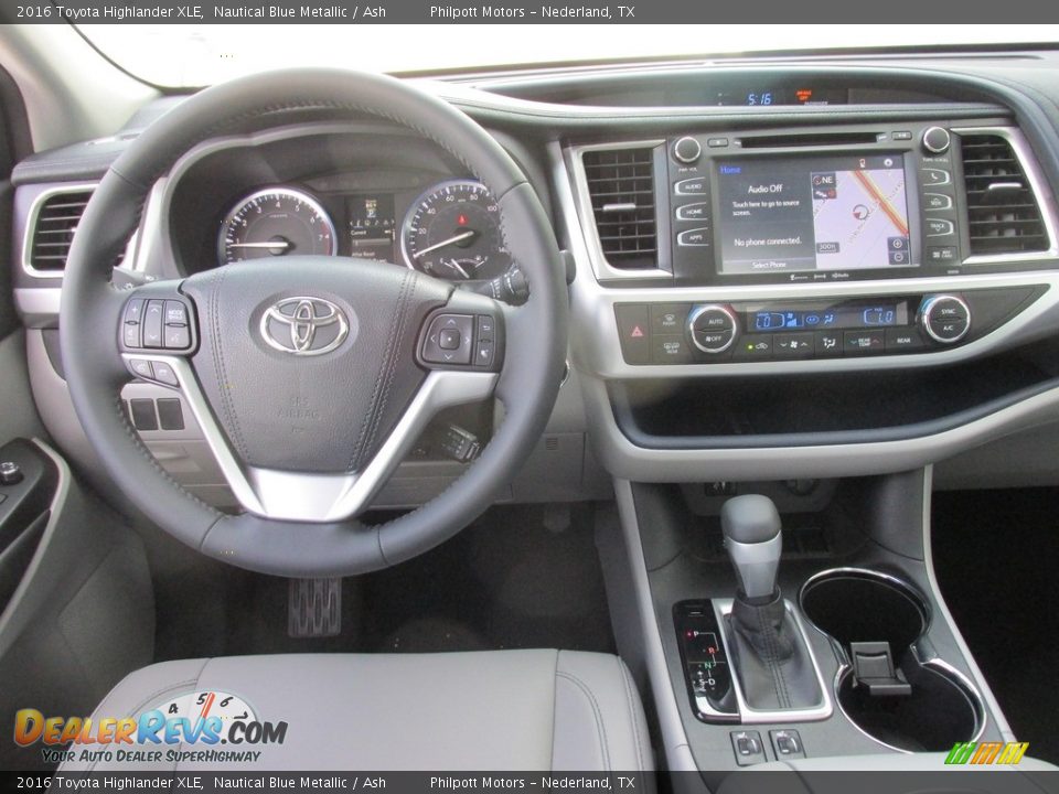 2016 Toyota Highlander XLE Nautical Blue Metallic / Ash Photo #25