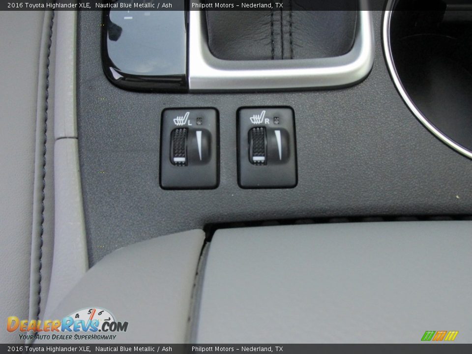 2016 Toyota Highlander XLE Nautical Blue Metallic / Ash Photo #30