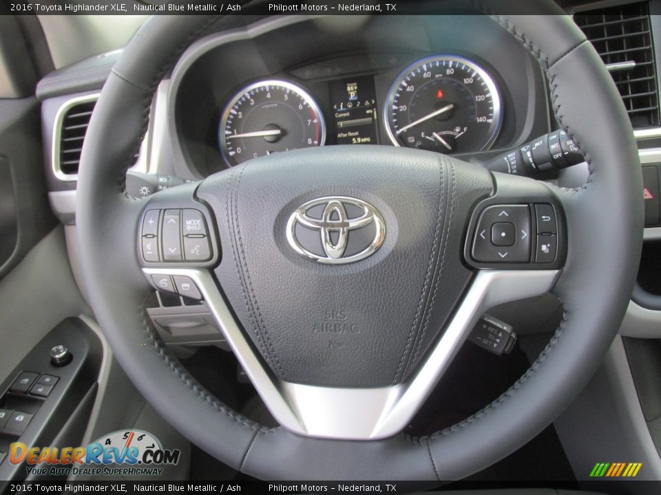 2016 Toyota Highlander XLE Nautical Blue Metallic / Ash Photo #32