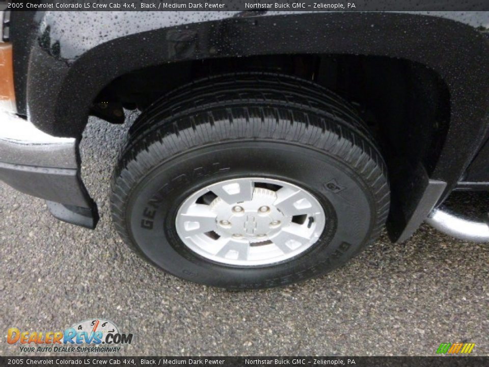 2005 Chevrolet Colorado LS Crew Cab 4x4 Black / Medium Dark Pewter Photo #3