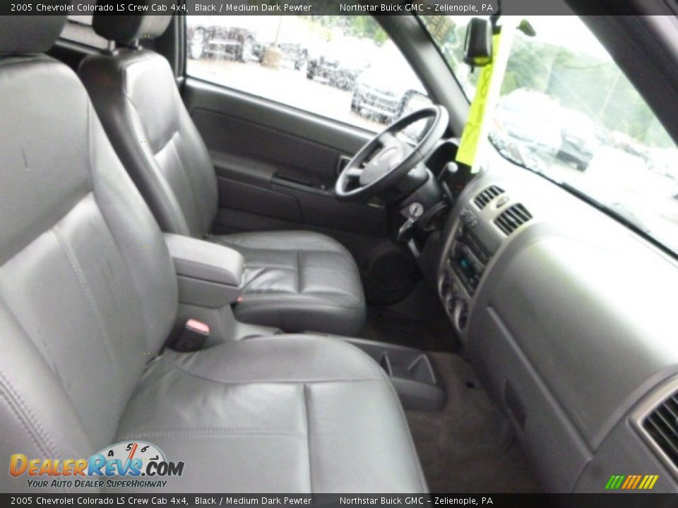 2005 Chevrolet Colorado LS Crew Cab 4x4 Black / Medium Dark Pewter Photo #9
