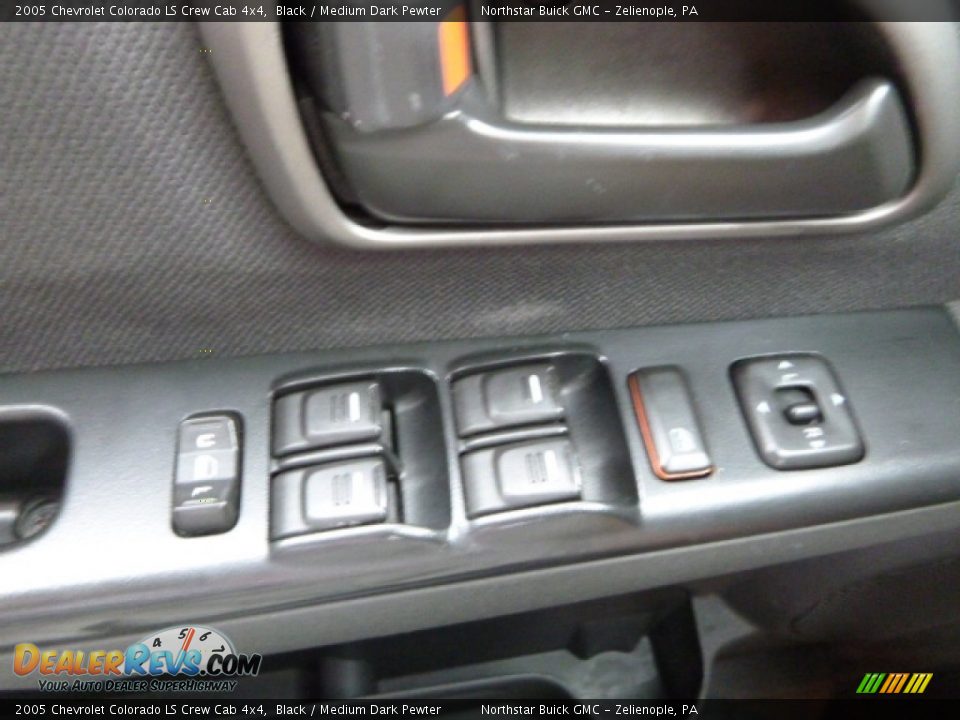 2005 Chevrolet Colorado LS Crew Cab 4x4 Black / Medium Dark Pewter Photo #25