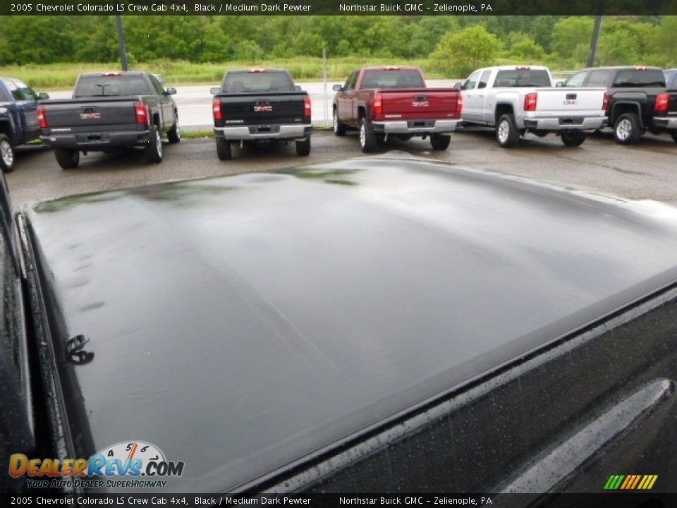 2005 Chevrolet Colorado LS Crew Cab 4x4 Black / Medium Dark Pewter Photo #28