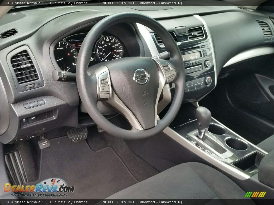 2014 Nissan Altima 2.5 S Gun Metallic / Charcoal Photo #10