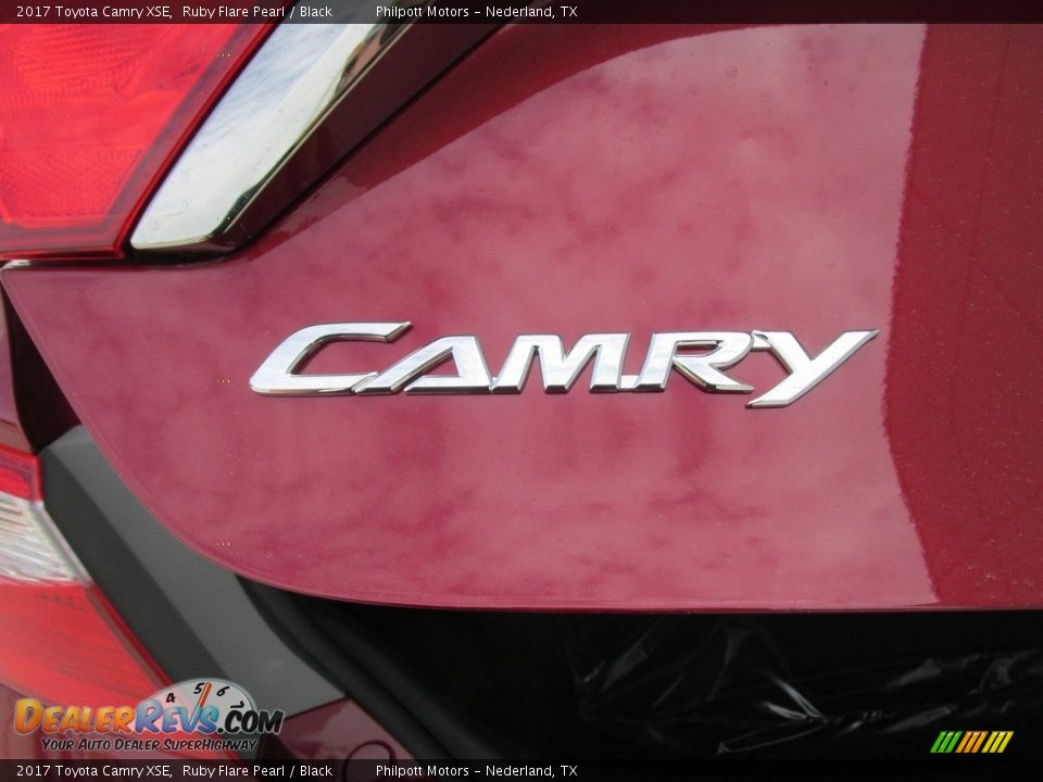2017 Toyota Camry XSE Logo Photo #13
