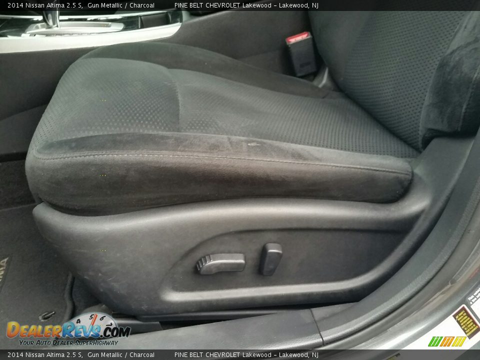 2014 Nissan Altima 2.5 S Gun Metallic / Charcoal Photo #13