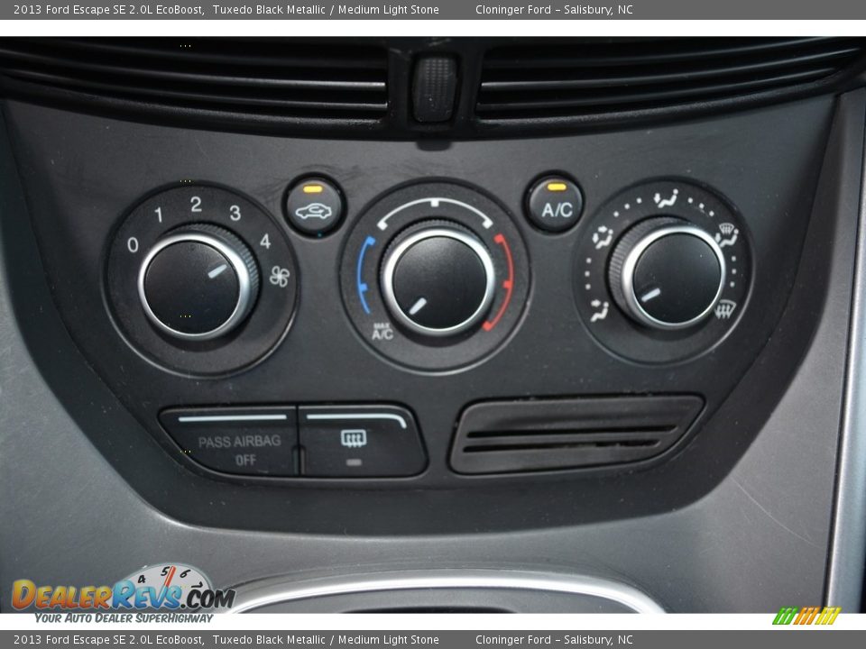 2013 Ford Escape SE 2.0L EcoBoost Tuxedo Black Metallic / Medium Light Stone Photo #18