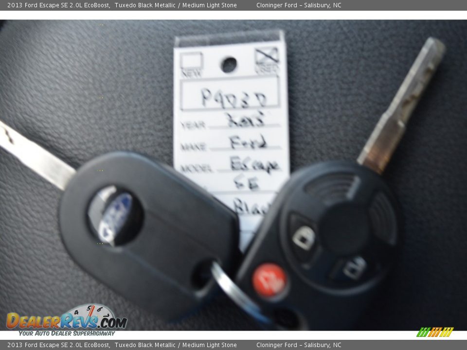 2013 Ford Escape SE 2.0L EcoBoost Tuxedo Black Metallic / Medium Light Stone Photo #23