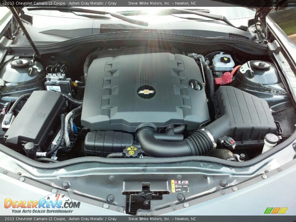 2013 Chevrolet Camaro LS Coupe Ashen Gray Metallic / Gray Photo #18