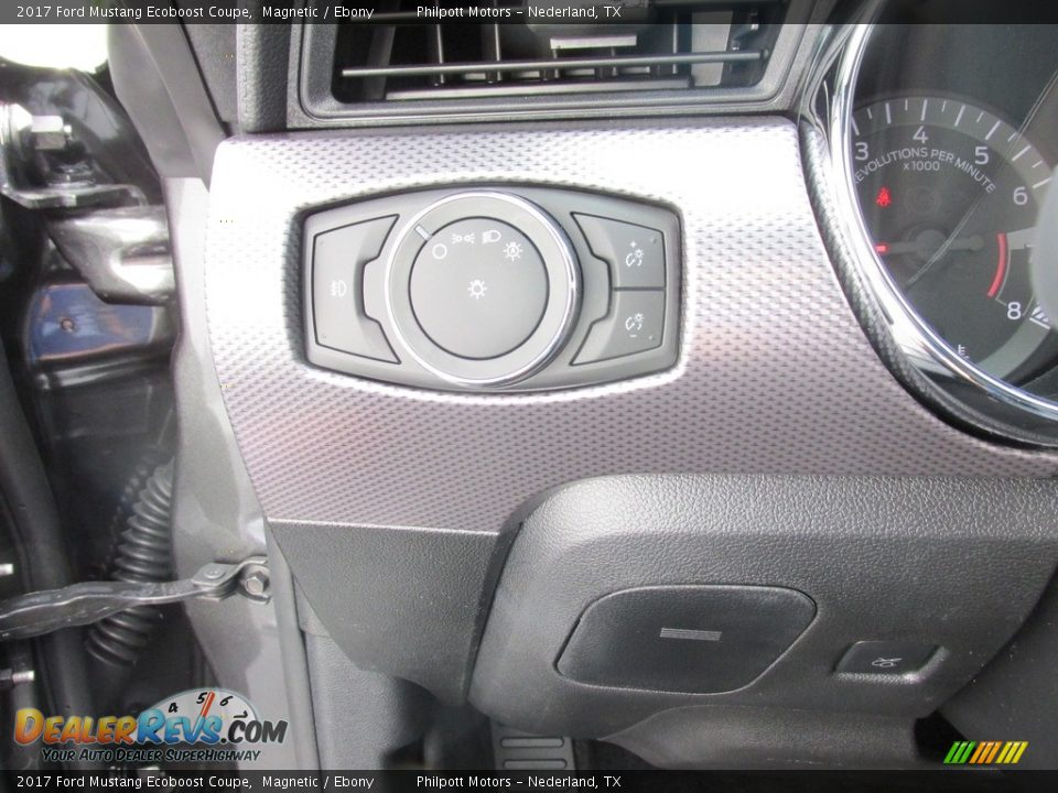Controls of 2017 Ford Mustang Ecoboost Coupe Photo #28