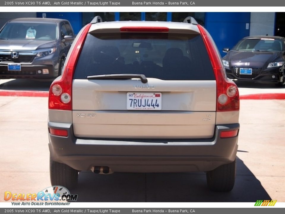 2005 Volvo XC90 T6 AWD Ash Gold Metallic / Taupe/Light Taupe Photo #10