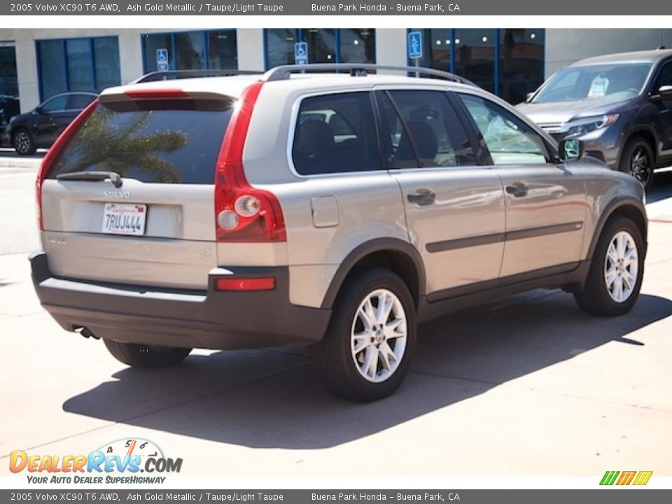 2005 Volvo XC90 T6 AWD Ash Gold Metallic / Taupe/Light Taupe Photo #11