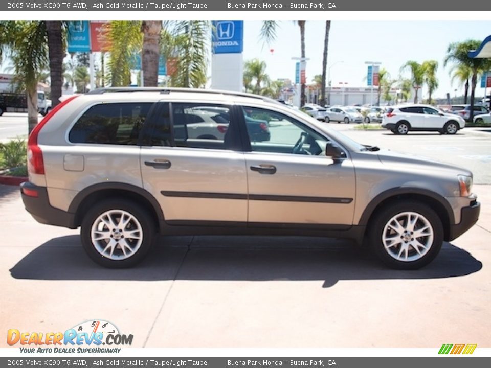 2005 Volvo XC90 T6 AWD Ash Gold Metallic / Taupe/Light Taupe Photo #12