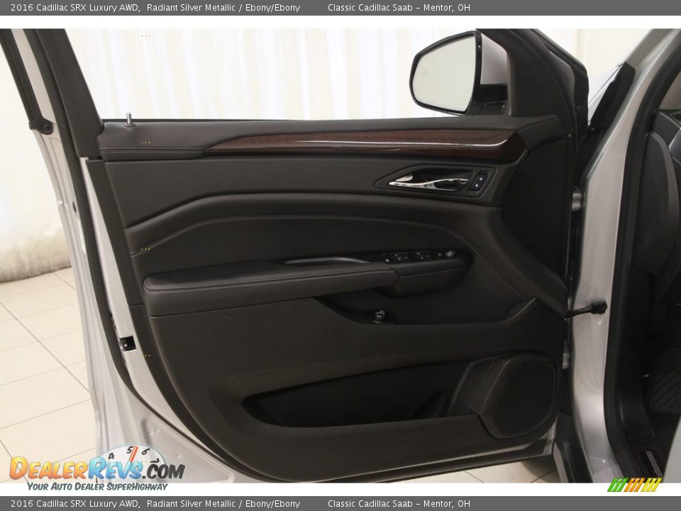 2016 Cadillac SRX Luxury AWD Radiant Silver Metallic / Ebony/Ebony Photo #4