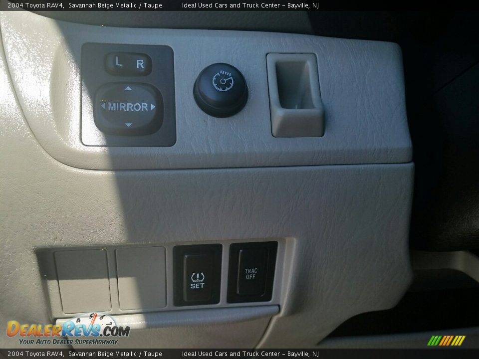 2004 Toyota RAV4 Savannah Beige Metallic / Taupe Photo #23