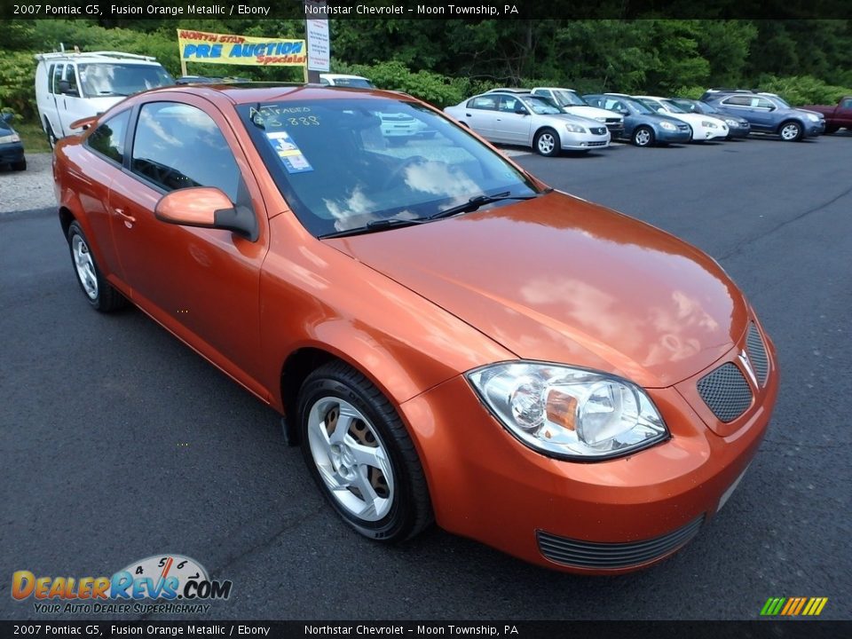 Front 3/4 View of 2007 Pontiac G5  Photo #5