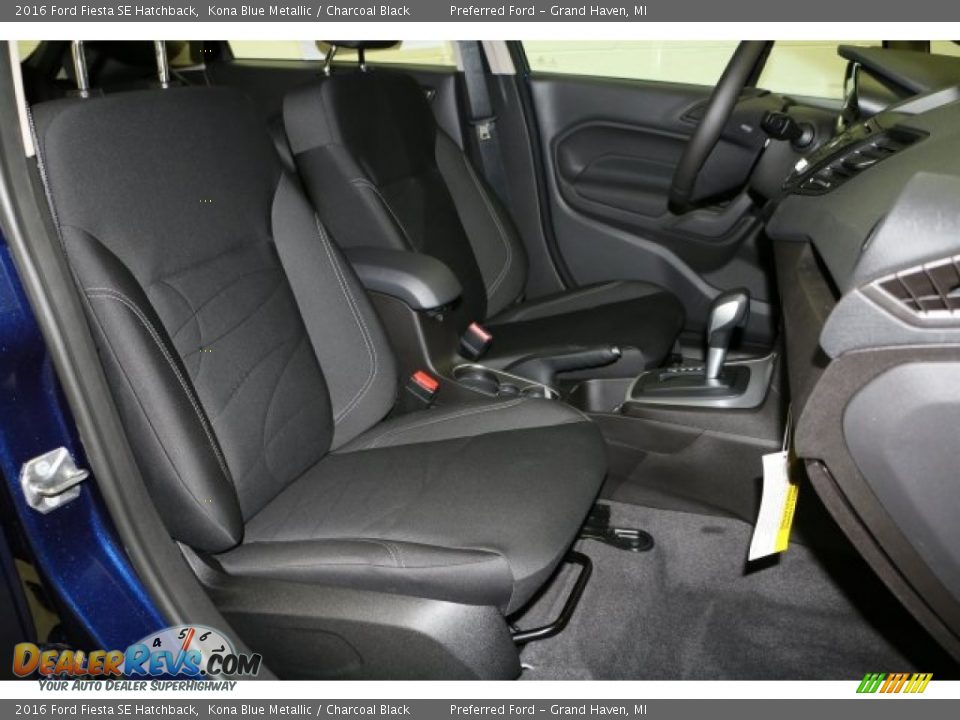 2016 Ford Fiesta SE Hatchback Kona Blue Metallic / Charcoal Black Photo #9
