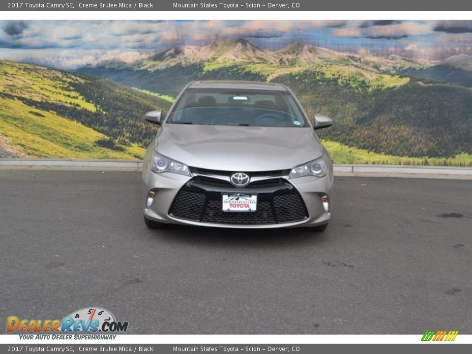 2017 Toyota Camry SE Creme Brulee Mica / Black Photo #2