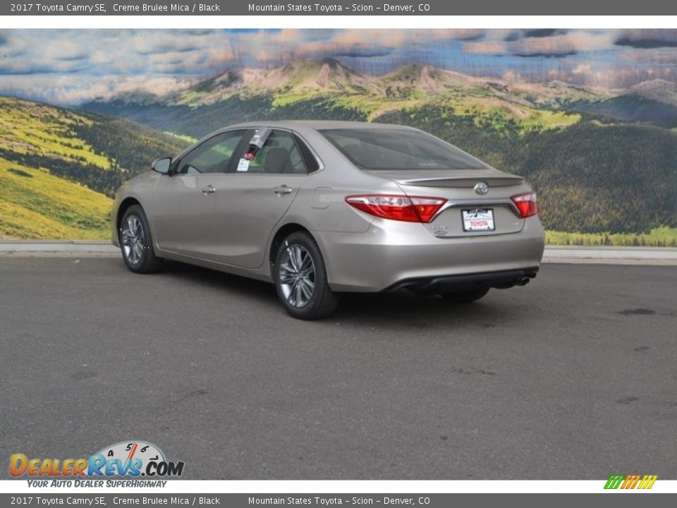 2017 Toyota Camry SE Creme Brulee Mica / Black Photo #3