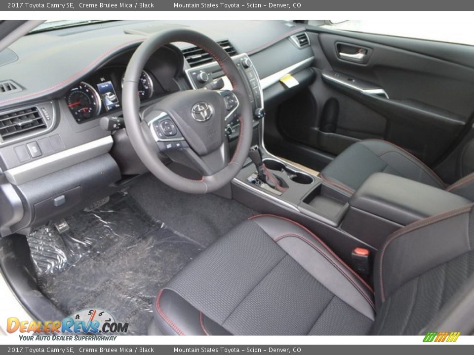 Black Interior - 2017 Toyota Camry SE Photo #5