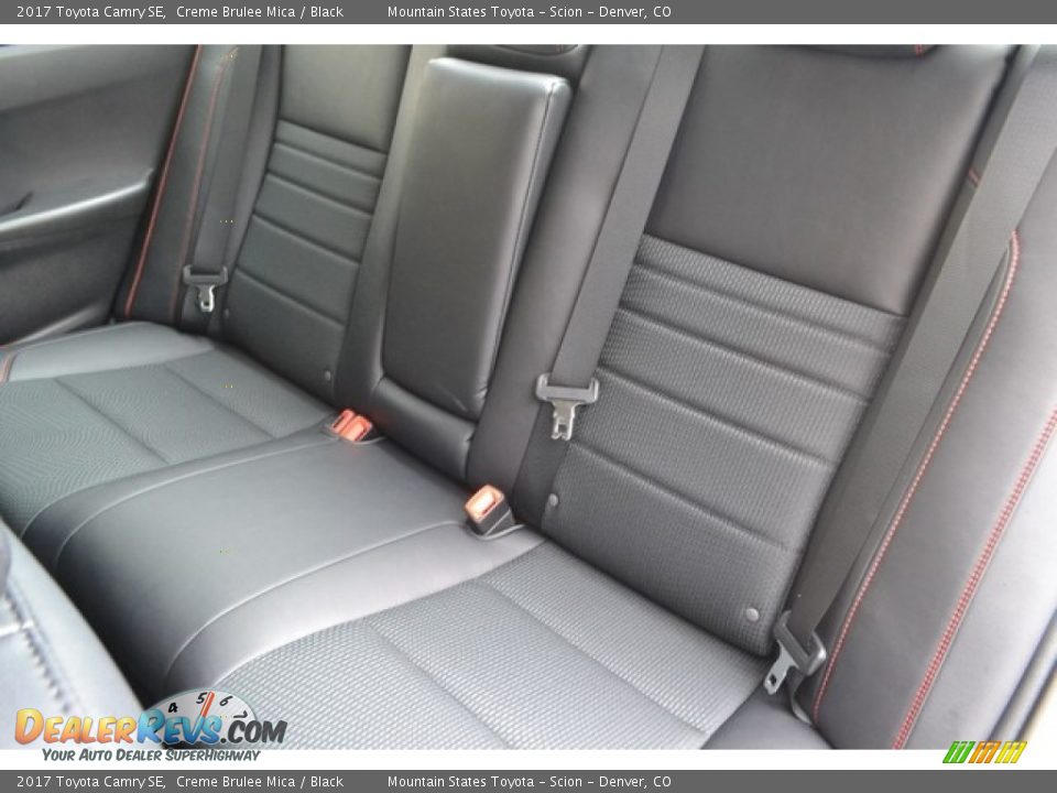 2017 Toyota Camry SE Creme Brulee Mica / Black Photo #7