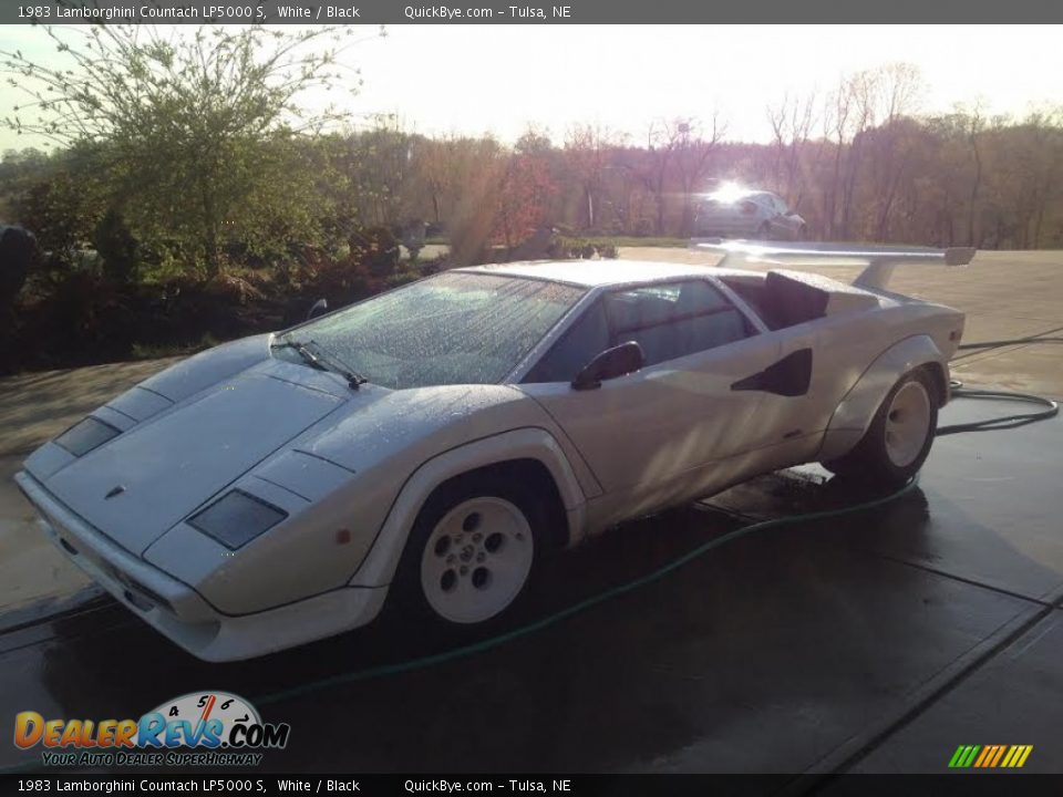 Front 3/4 View of 1983 Lamborghini Countach LP5000 S Photo #1