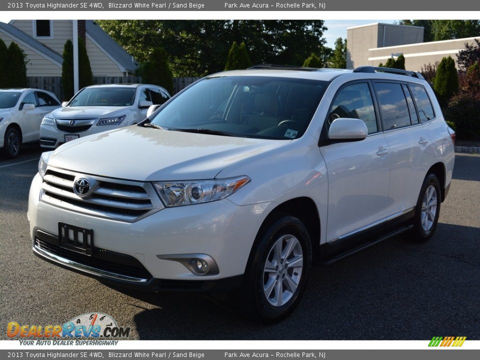 2013 Toyota Highlander SE 4WD Blizzard White Pearl / Sand Beige Photo #7