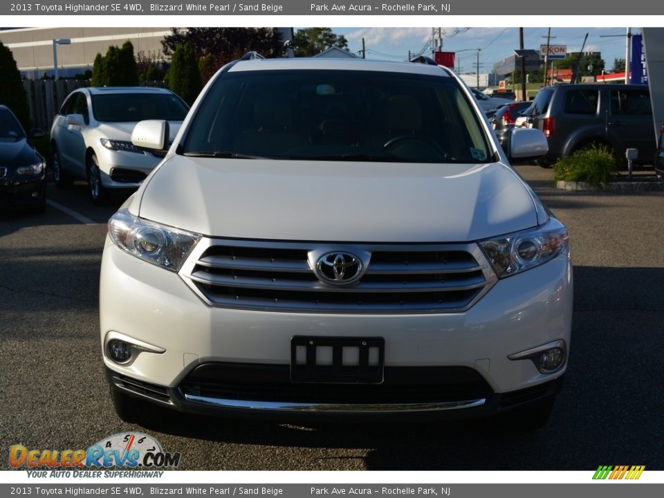 2013 Toyota Highlander SE 4WD Blizzard White Pearl / Sand Beige Photo #8